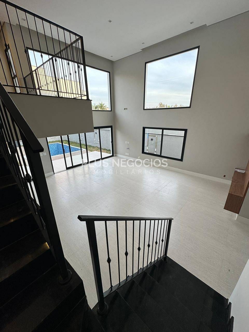 Casa para alugar com 3 quartos, 300m² - Foto 13