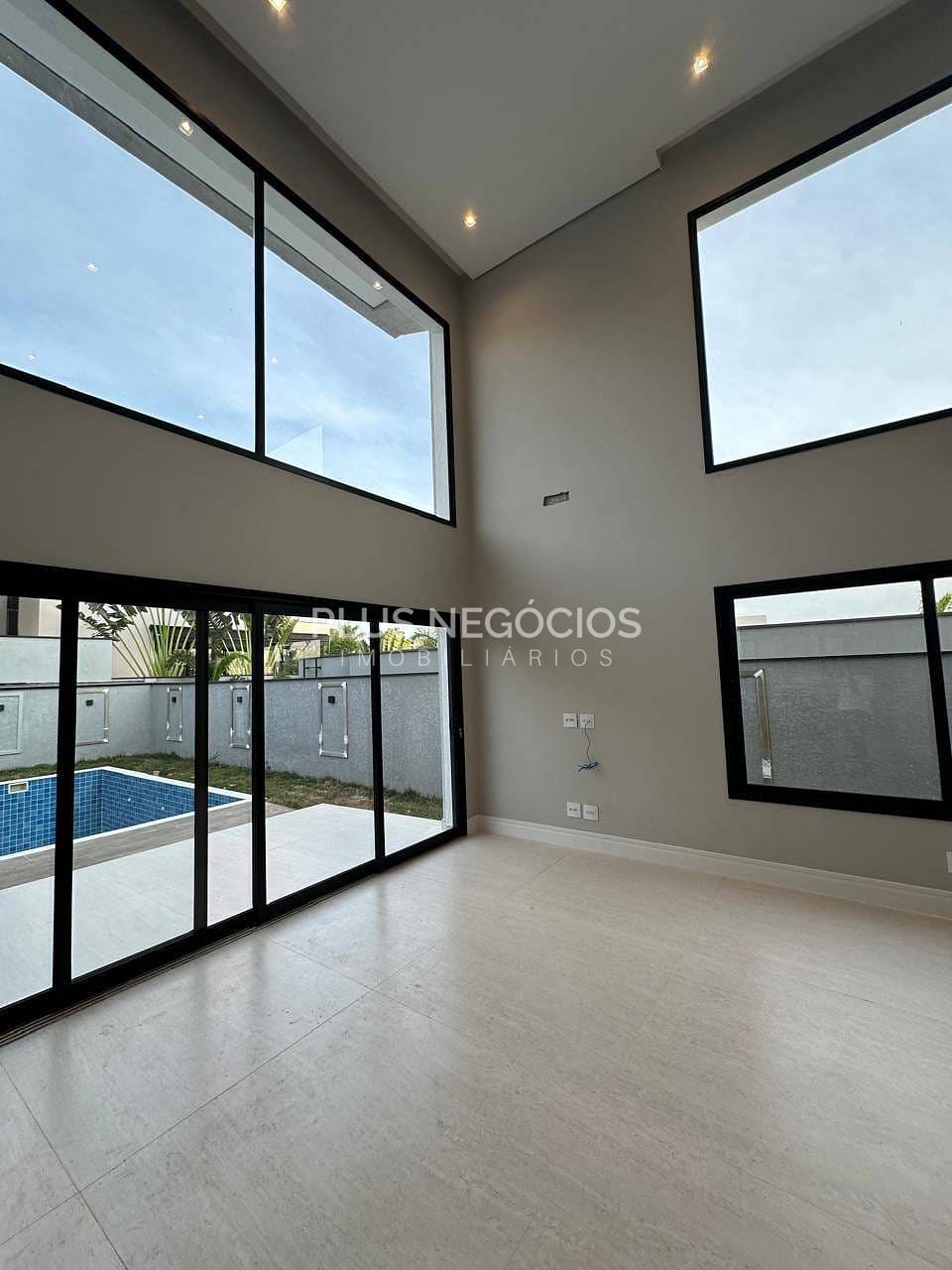 Casa para alugar com 3 quartos, 300m² - Foto 11