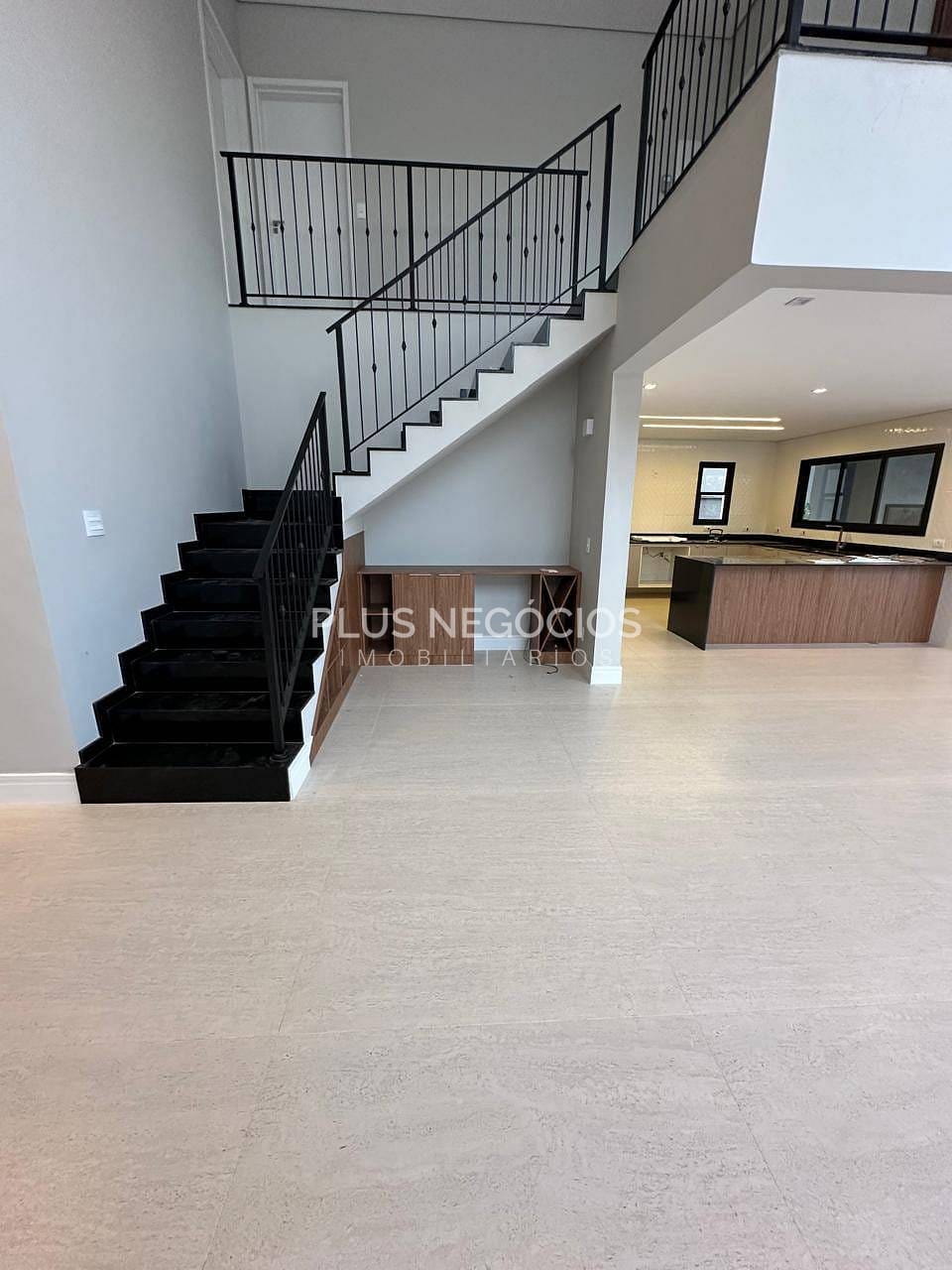 Casa para alugar com 3 quartos, 300m² - Foto 6