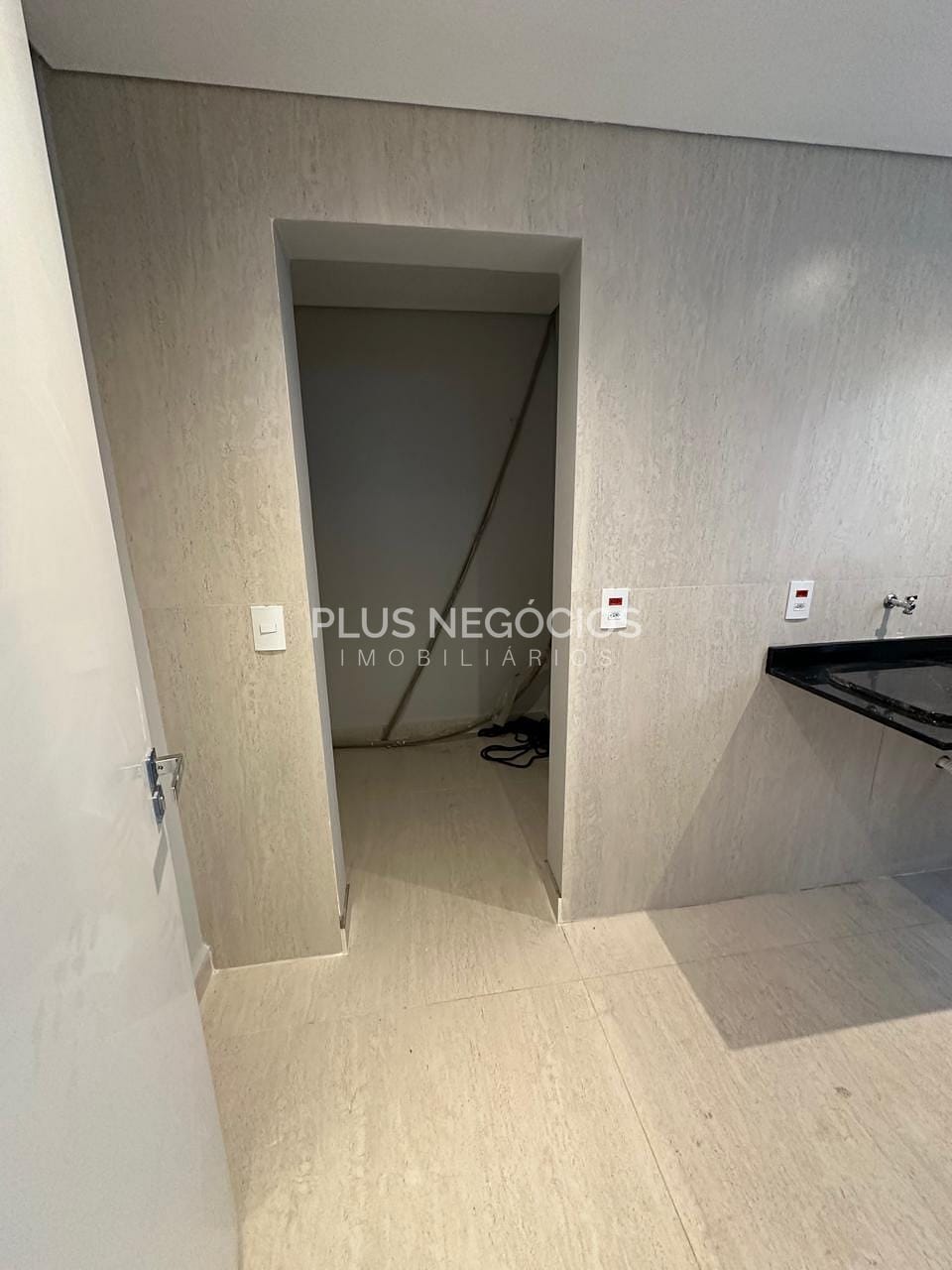 Casa para alugar com 3 quartos, 300m² - Foto 23