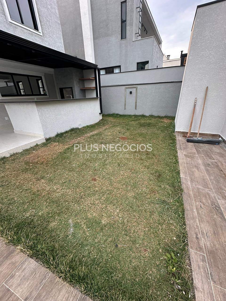 Casa para alugar com 3 quartos, 300m² - Foto 62