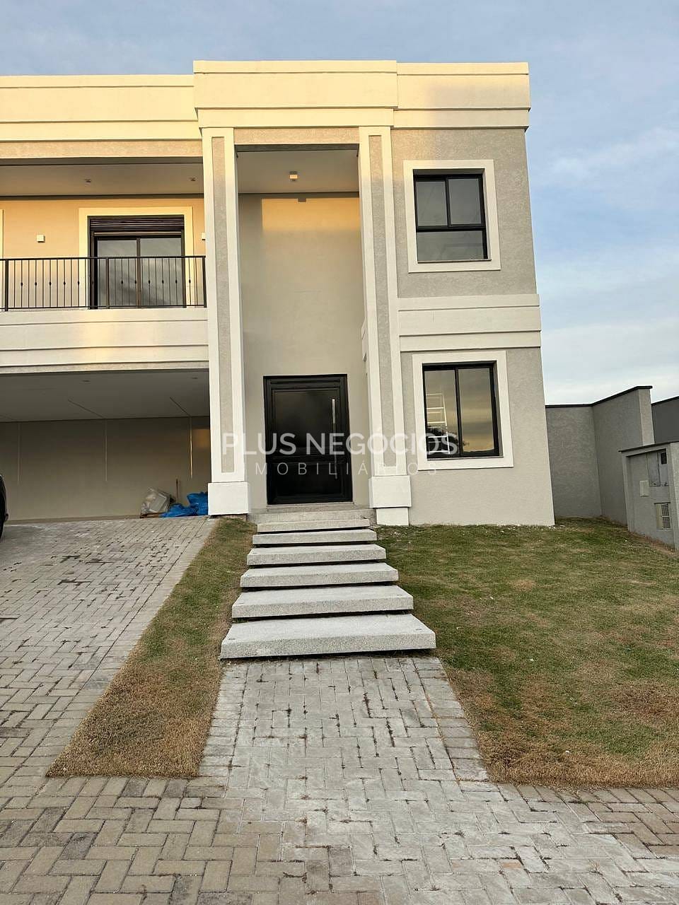 Casa para alugar com 3 quartos, 300m² - Foto 2