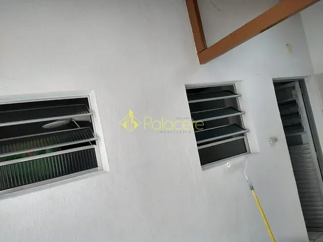 Casa com 250m² 3 quartos e 2 banheiros, à venda, no bairro Parque Jaraguá em Taubaté