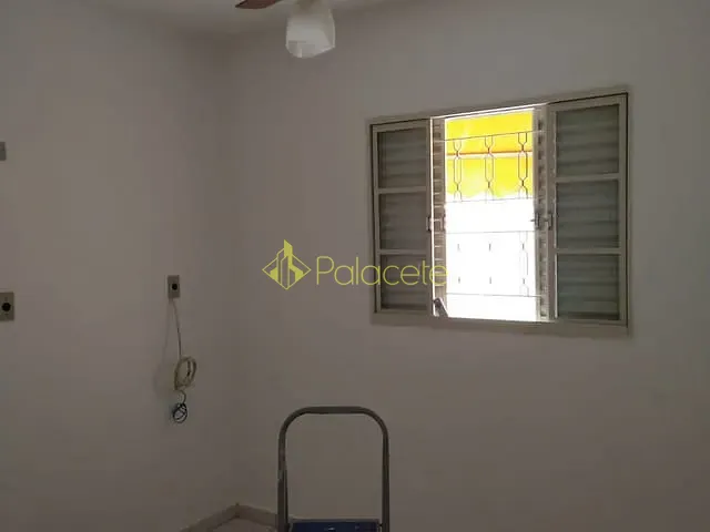Casa com 250m² 3 quartos e 2 banheiros, à venda, no bairro Parque Jaraguá em Taubaté