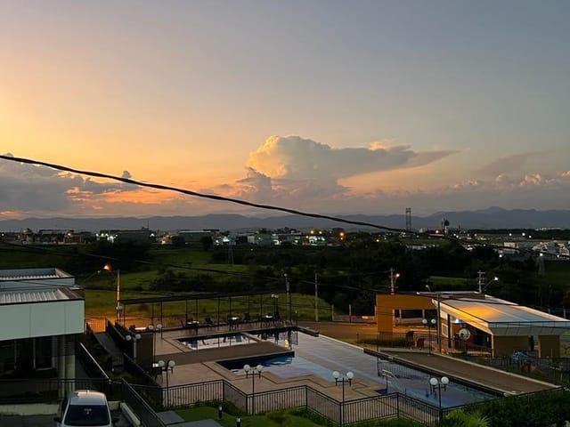 Casa com 250m² 4 quartos e 4 banheiros, à venda, no bairro Parque Residencial Maria Elmira em Caçapava