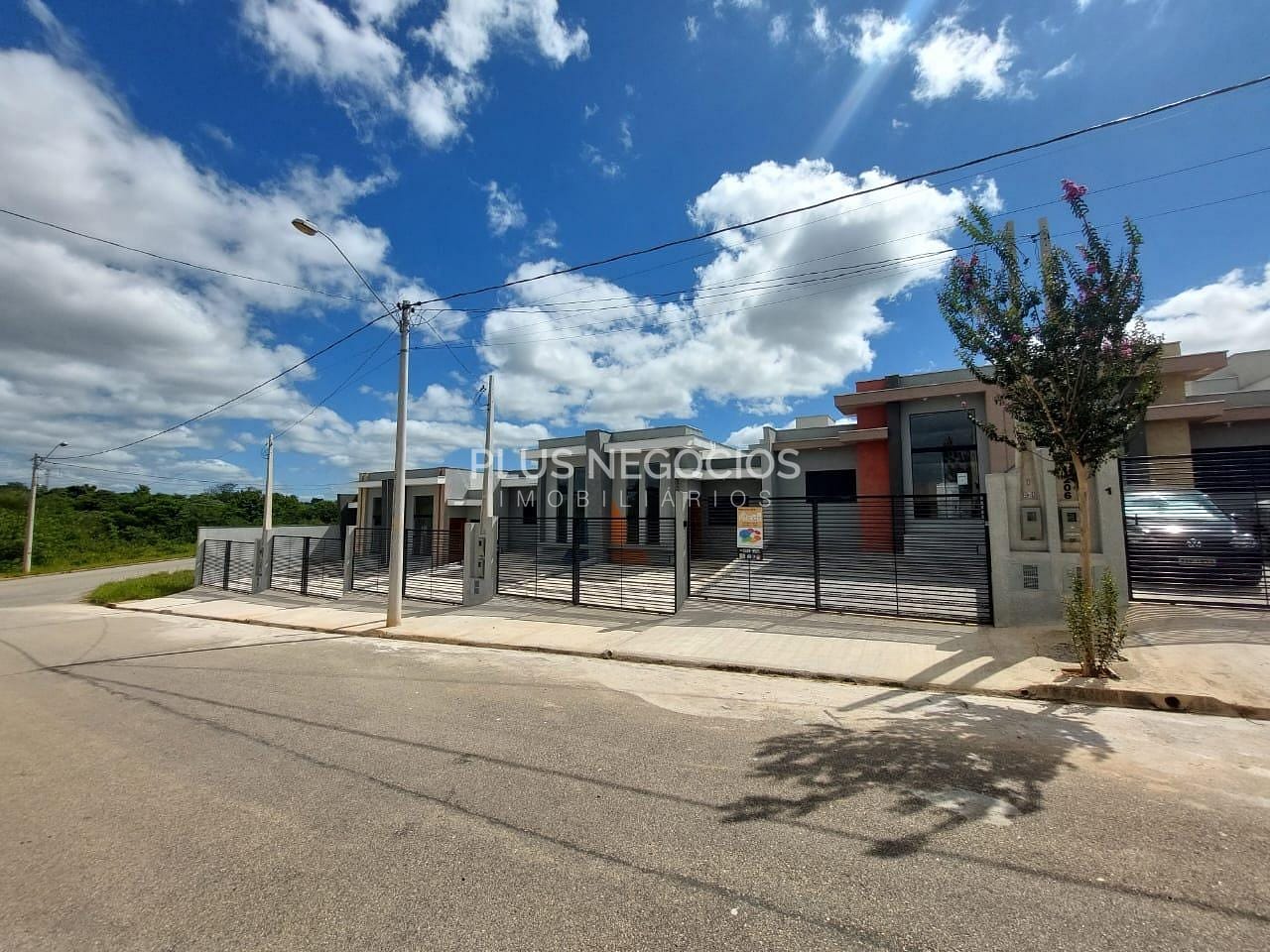 Casa à venda com 3 quartos, 60m² - Foto 7