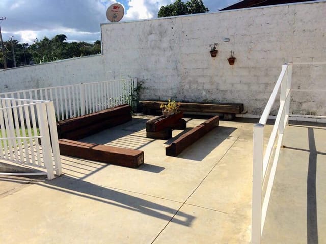 Casa 1 quarto e 2 banheiros, à venda, no bairro Parque Shangrilá em Pindamonhangaba