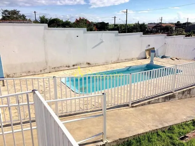 Casa 1 quarto e 2 banheiros, à venda, no bairro Parque Shangrilá em Pindamonhangaba