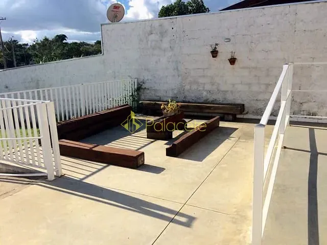 Casa 1 quarto e 2 banheiros, à venda, no bairro Parque Shangrilá em Pindamonhangaba