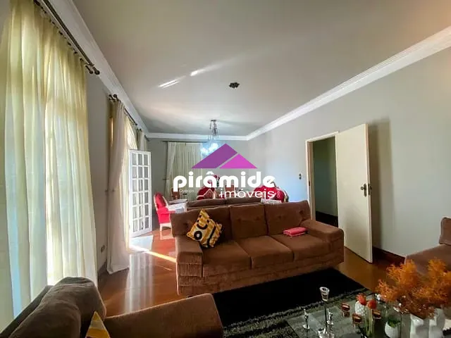 Casa 3 quartos e 2 banheiros, à venda, no bairro Jardim Esplanada em São José dos Campos