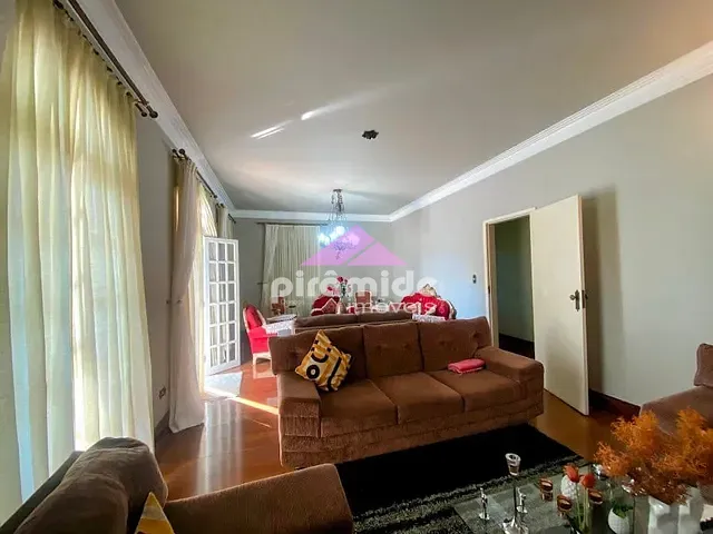 Casa 3 quartos e 2 banheiros, à venda, no bairro Jardim Esplanada em São José dos Campos