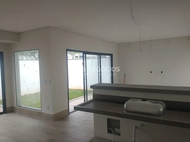 Casa com 195m² 3 quartos e 3 banheiros, à venda, no bairro Cajuru do Sul em Sorocaba