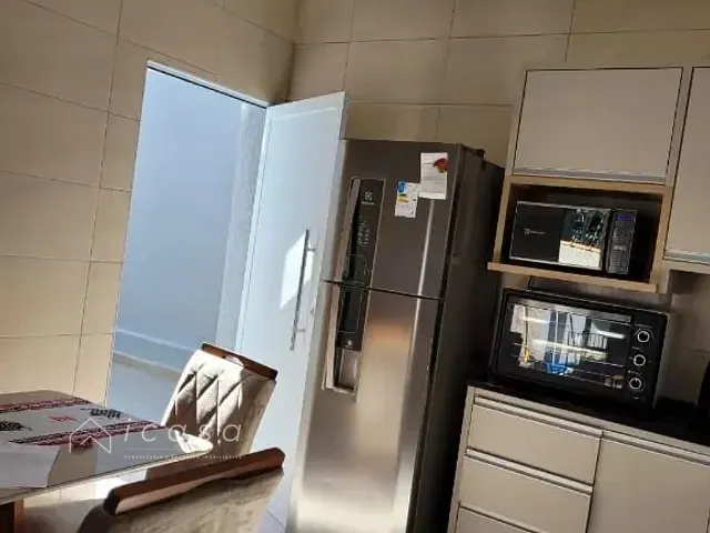 Casa com 300m² 3 quartos e 2 banheiros, à venda, no bairro Massaguaçu em Caraguatatuba