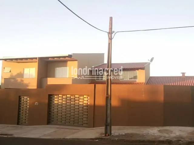 Casa com 300m², à venda, no bairro Conjunto Habitacional Maria Cecília Serrano de Oliveira em Londrina