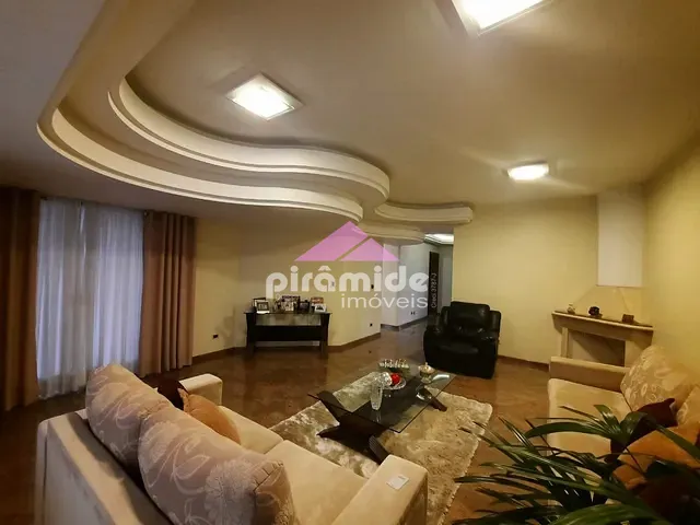 Casa com 360m² 4 quartos e 2 banheiros, à venda, no bairro Jardim das Colinas em São José dos Campos