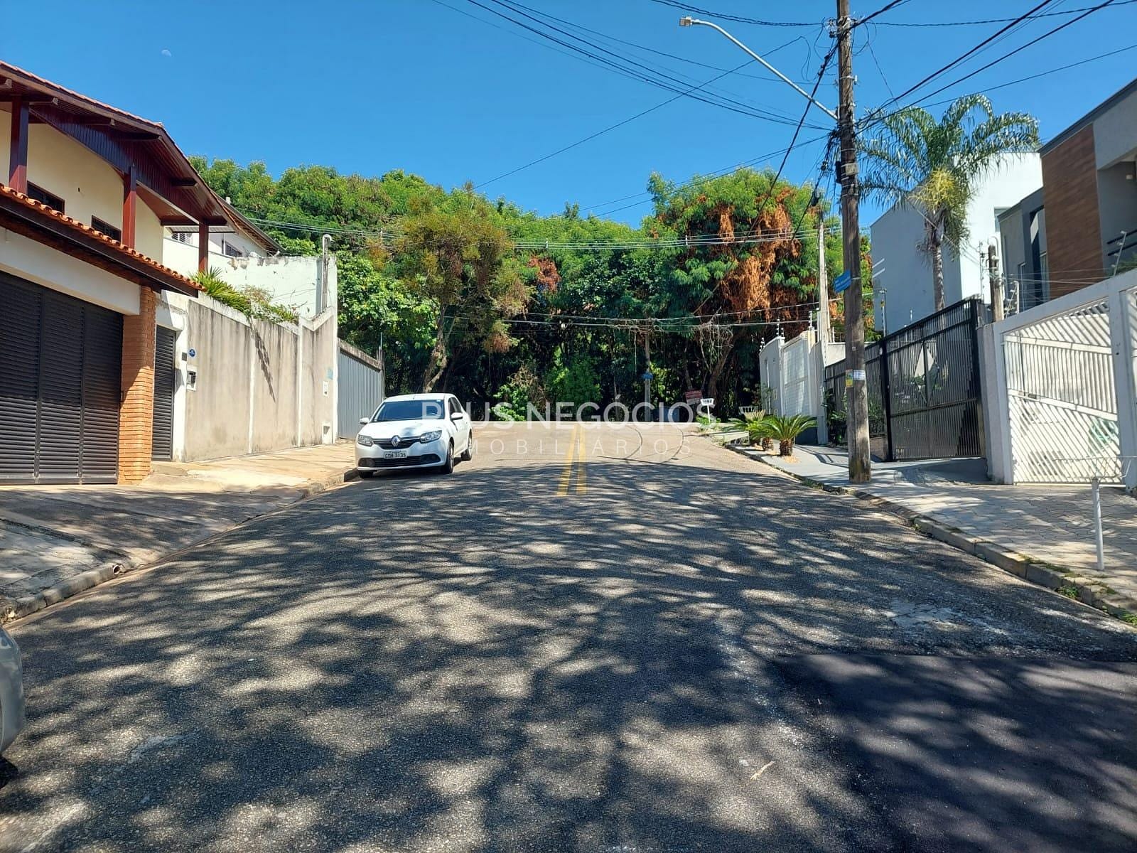 Casa à venda com 2 quartos, 75m² - Foto 1