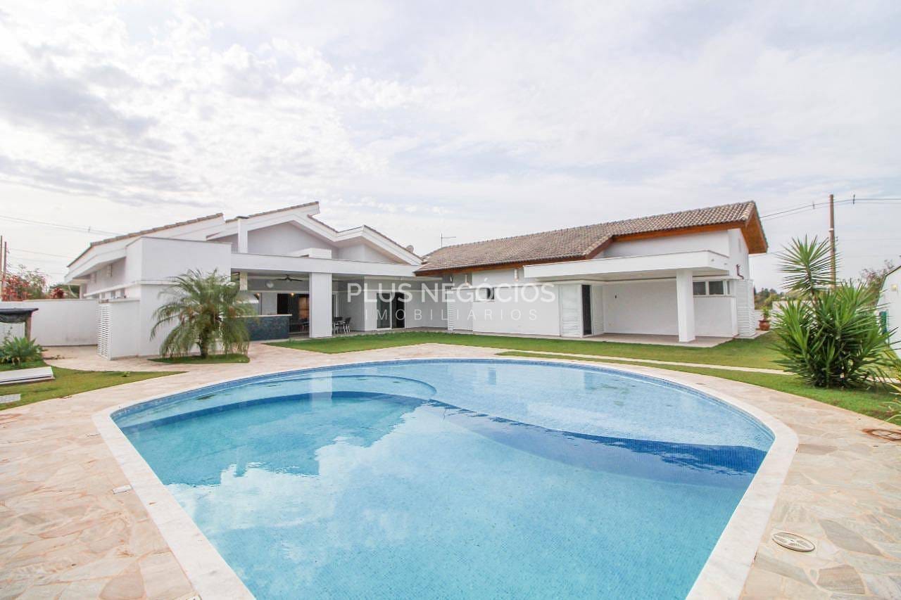 Casa à venda e aluguel com 4 quartos, 453m² - Foto 1