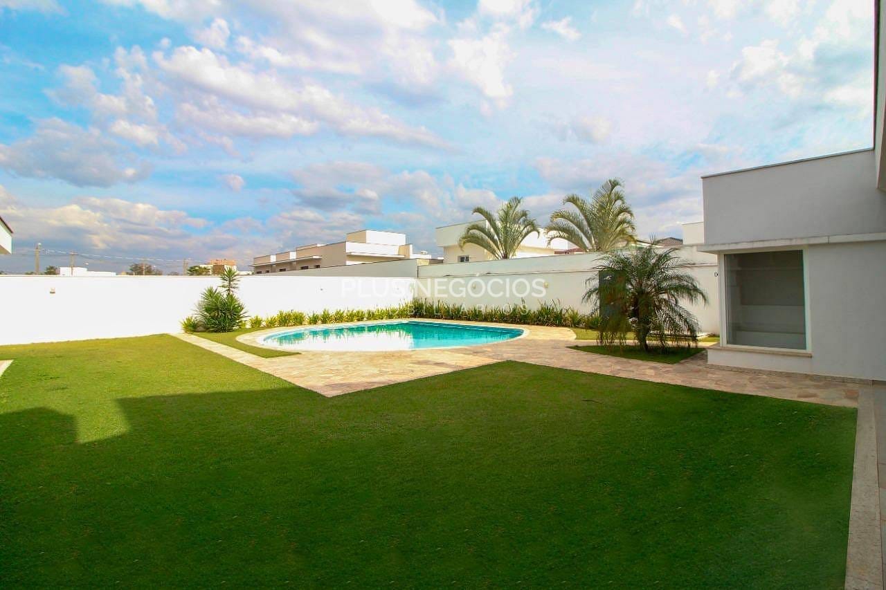 Casa à venda e aluguel com 4 quartos, 453m² - Foto 3