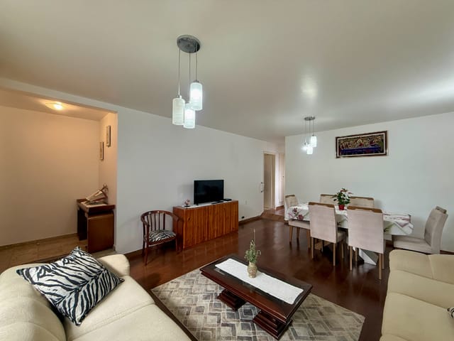 Foto do Casa - Casa tipo para venda em Interlagos com 4 quartos, sendo 1 suíte, 165m² | Lares e Andares Imóveis