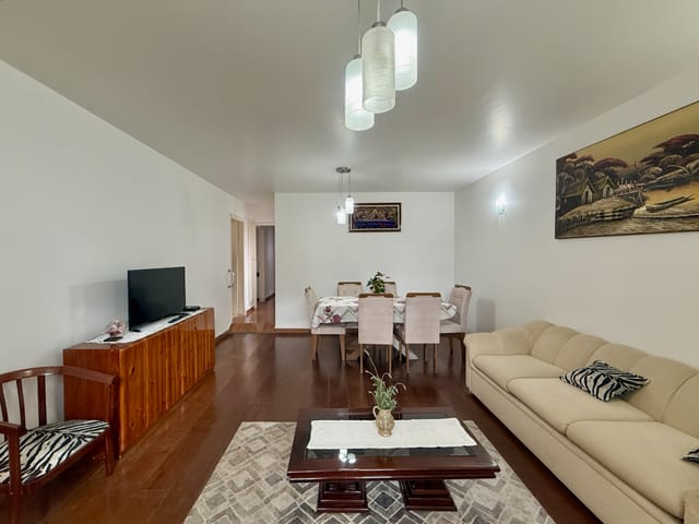 Foto do Casa - Casa tipo para venda em Interlagos com 4 quartos, sendo 1 suíte, 165m² | Lares e Andares Imóveis