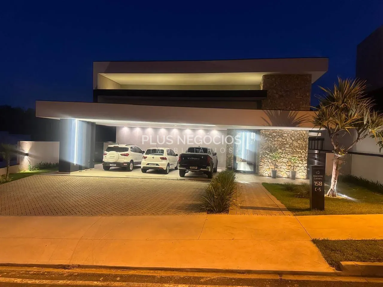 Casa, 4 quartos, 457 m² - Foto 1