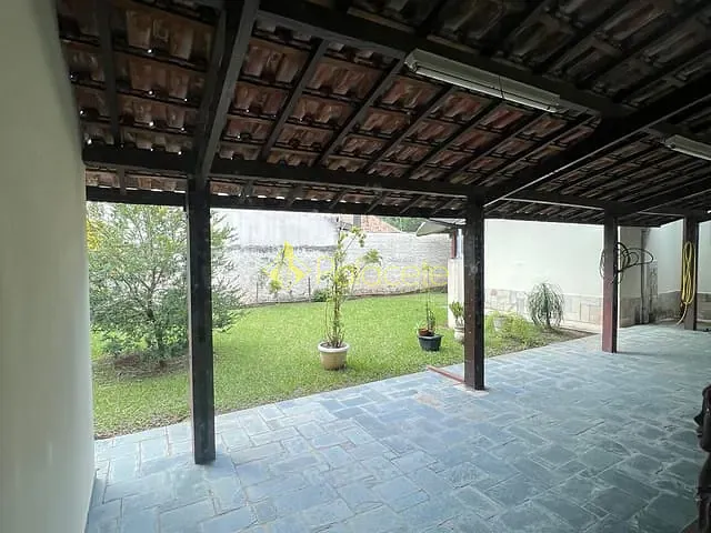 Casa com 821m² 5 quartos e 2 banheiros, à venda, no bairro Jardim das Nações em Taubaté