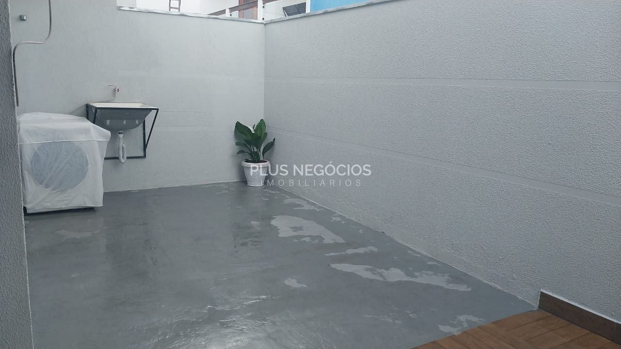 Casa à venda com 2 quartos, 110m² - Foto 2