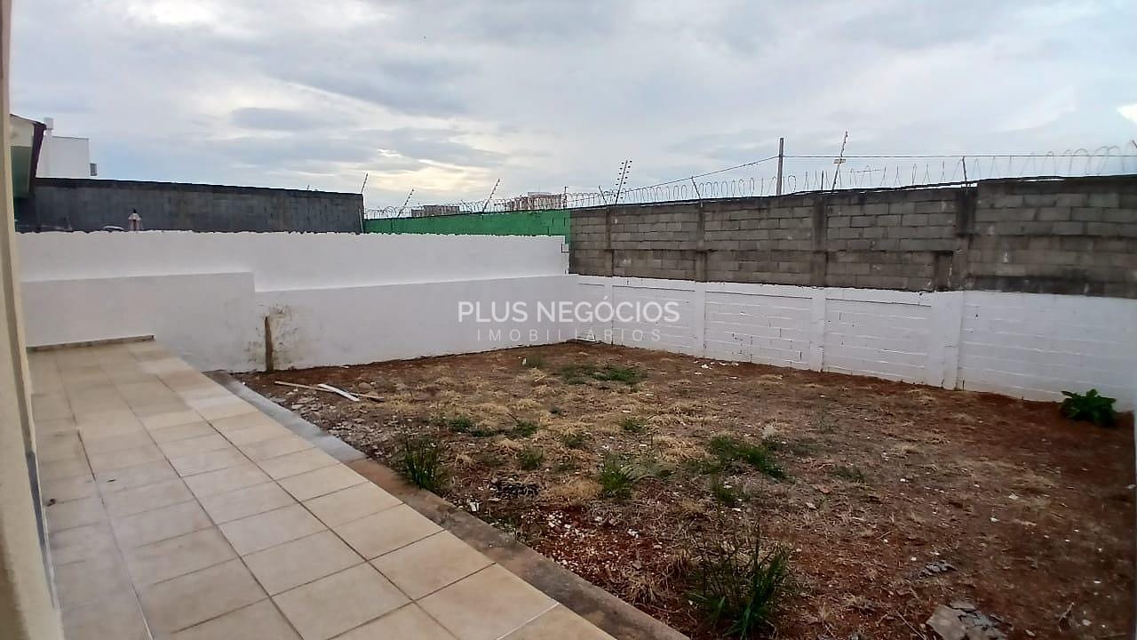 Casa à venda e aluguel com 4 quartos, 228m² - Foto 8