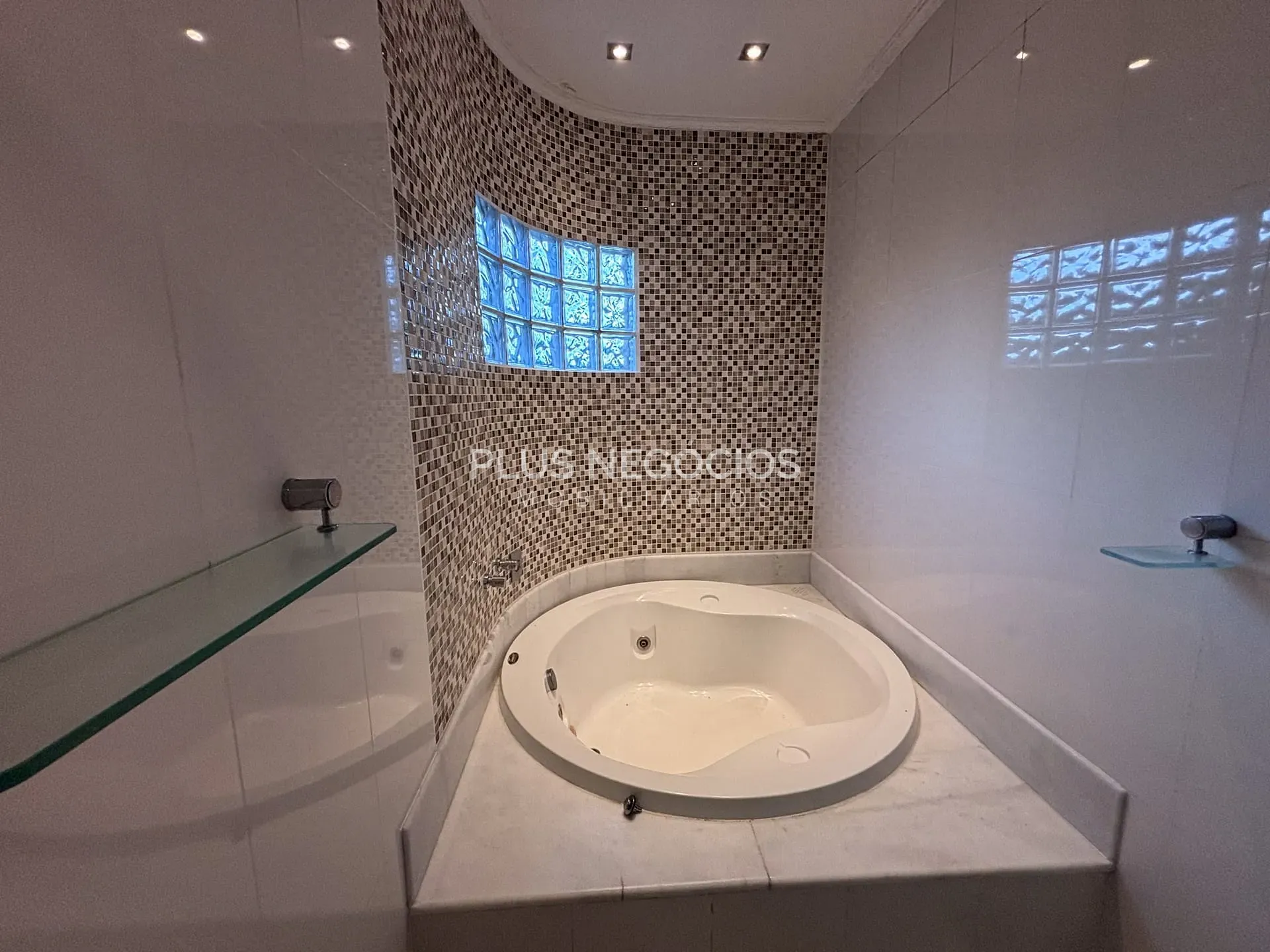 Casa, 4 quartos, 329 m² - Foto 47