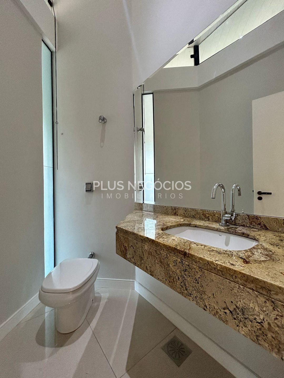 Casa à venda e aluguel com 4 quartos, 500m² - Foto 8
