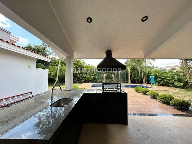 Casa com 1000m² 4 quartos e 5 banheiros, à venda ou para alugar, no bairro barreiro em Araçoiaba da Serra