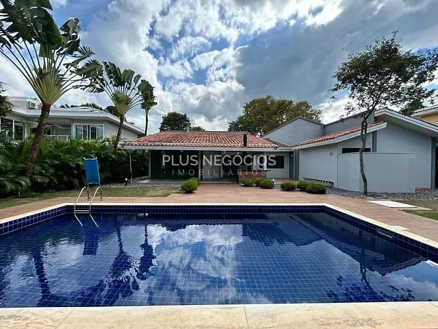 Casa com 1000m² 4 quartos e 5 banheiros, à venda ou para alugar, no bairro barreiro em Araçoiaba da Serra