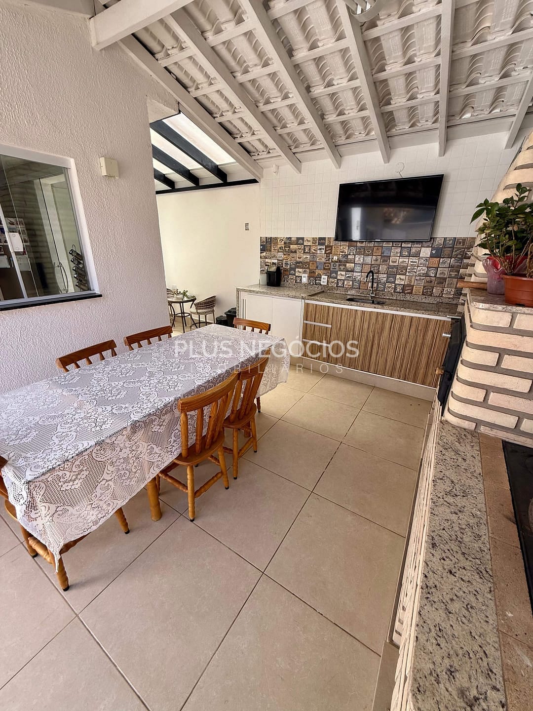 Casa à venda com 3 quartos, 147m² - Foto 3