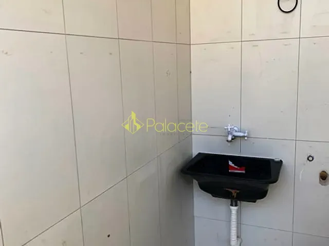 Casa com 176m² 3 quartos e 2 banheiros, à venda ou para alugar, no bairro Loteamento Residencial e Comercial Flamboyant em Pindamonhangaba