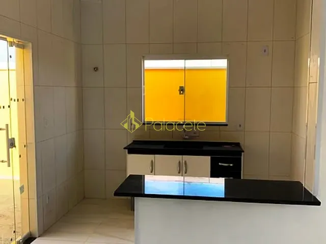 Casa com 176m² 3 quartos e 2 banheiros, à venda ou para alugar, no bairro Loteamento Residencial e Comercial Flamboyant em Pindamonhangaba