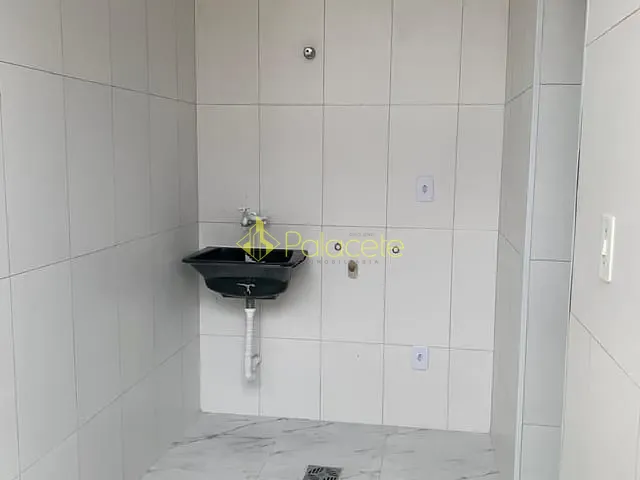 Casa com 176m² 3 quartos e 2 banheiros, à venda ou para alugar, no bairro Loteamento Residencial e Comercial Flamboyant em Pindamonhangaba