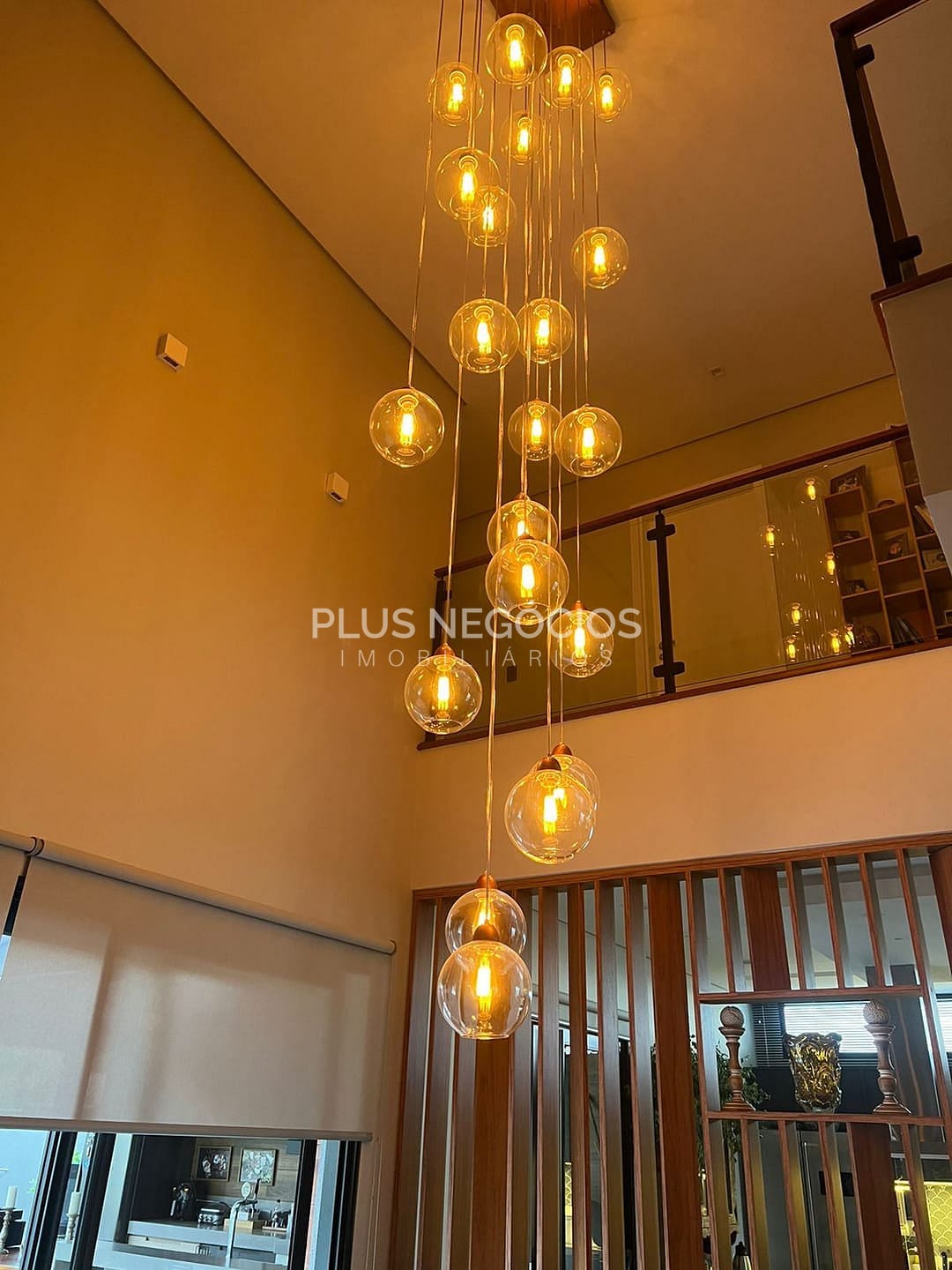 Casa à venda com 4 quartos, 311m² - Foto 2