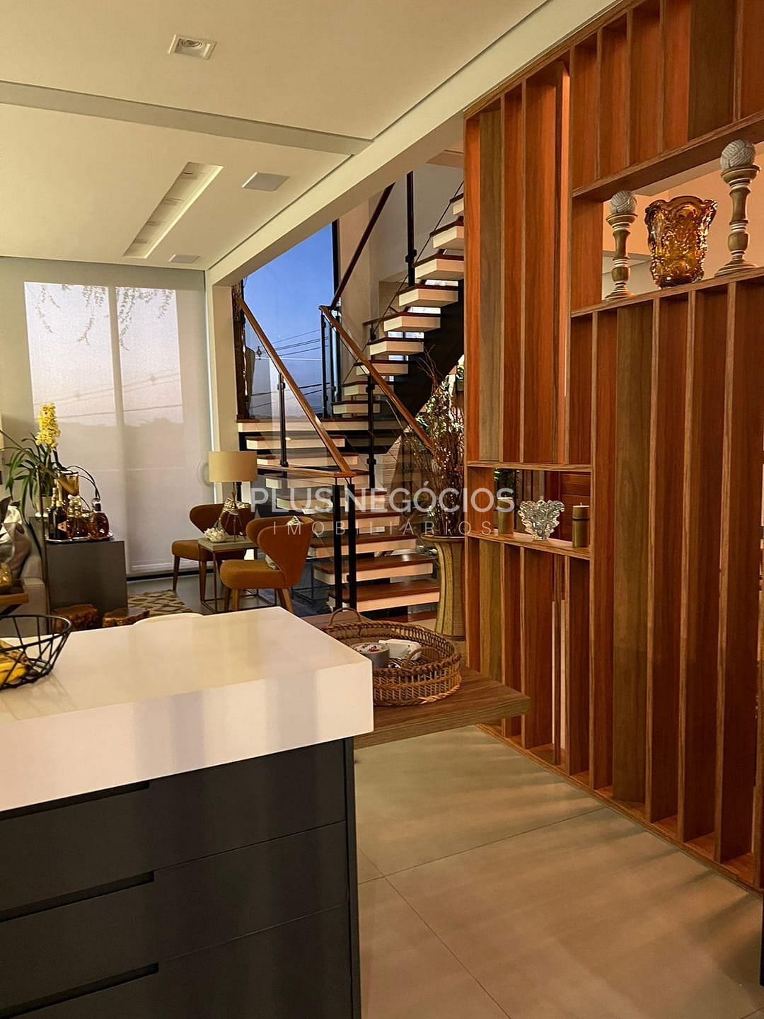 Casa à venda com 4 quartos, 311m² - Foto 3