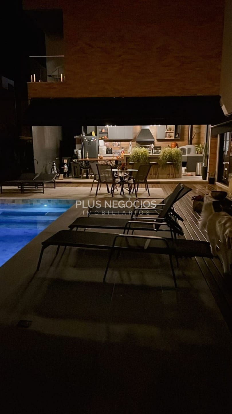Casa à venda com 4 quartos, 311m² - Foto 24
