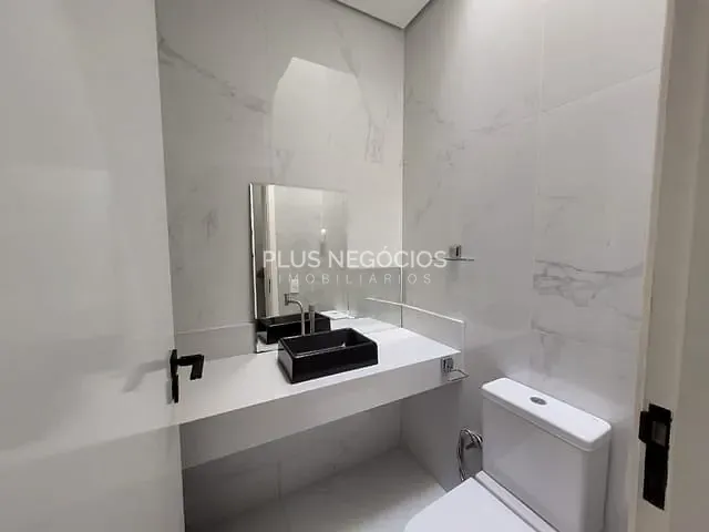 Casa com 250m² 3 quartos e 4 banheiros, à venda, no bairro Chácaras Reunidas São Jorge em Sorocaba