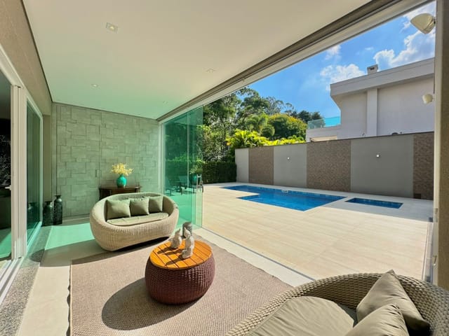Casa com 740m² 4 quartos e 7 banheiros, à venda, no bairro Alphaville em Santana de Parnaíba