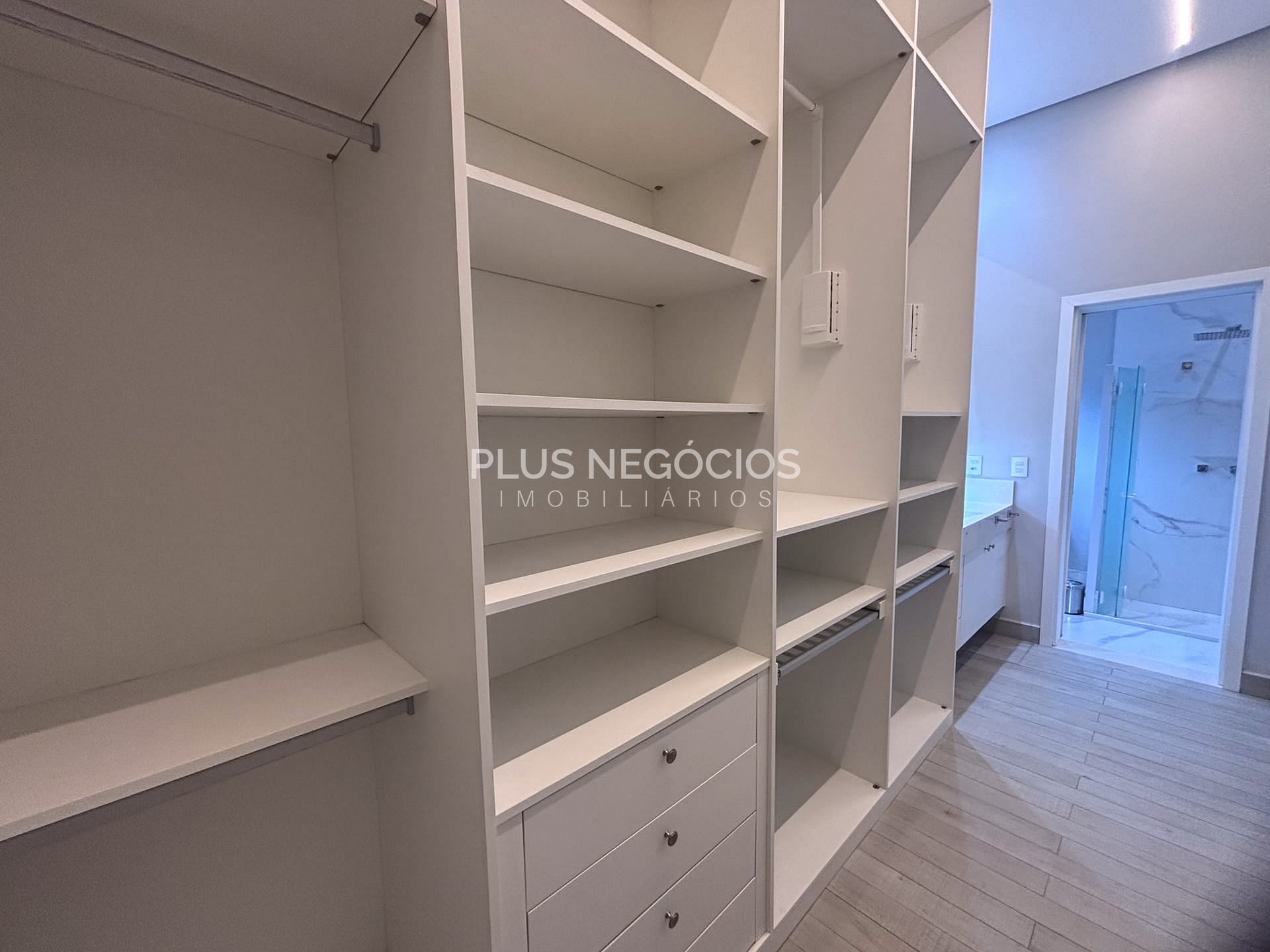 Casa à venda com 4 quartos, 350m² - Foto 42