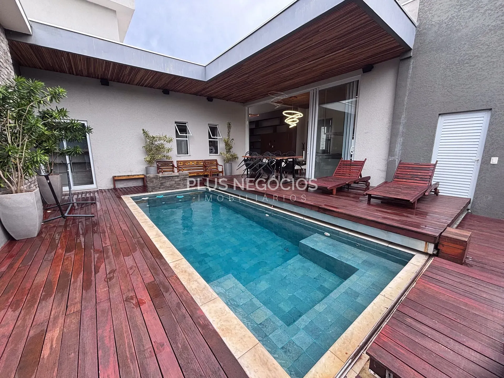 Casa, 4 quartos, 350 m² - Foto 1