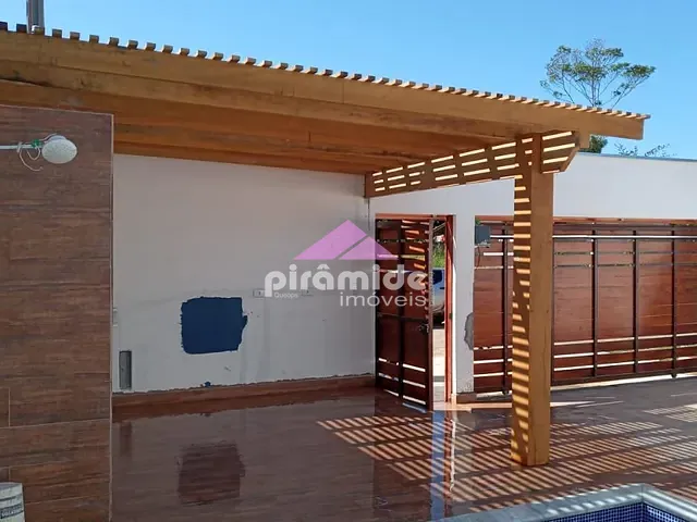 Casa com 250m² 4 quartos e 4 banheiros, à venda, no bairro Massaguaçu em Caraguatatuba