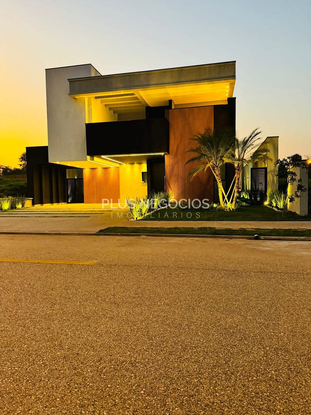 Casa, 3 quartos, 325 m² - Foto 1