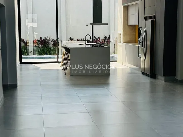 Casa com 400m² 3 quartos e 4 banheiros, à venda ou para alugar, no bairro Vila Martins em Itu