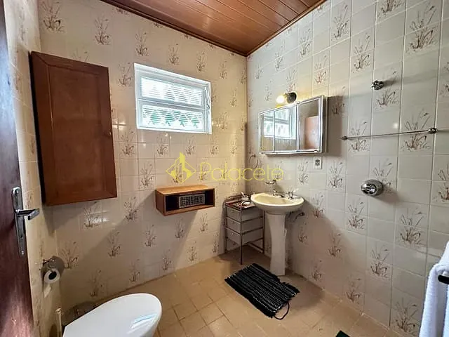 Casa com 1350m² 4 quartos e 3 banheiros, à venda, no bairro Condominio Vale do Sol em Campos Do Jordão