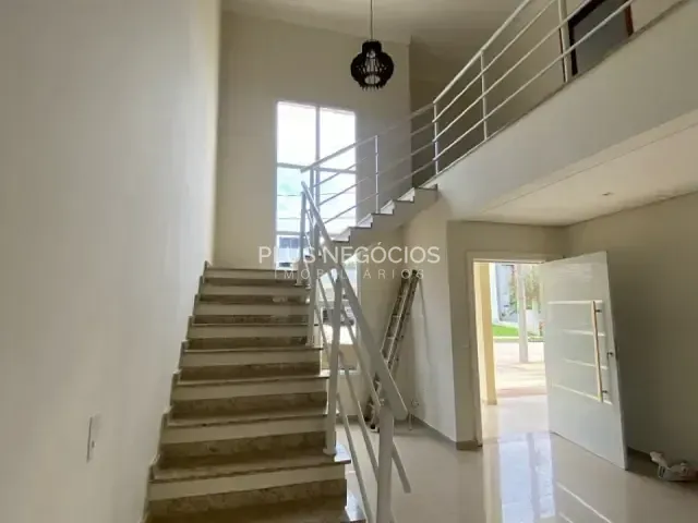Casa com 200m² 3 quartos e 5 banheiros, para alugar, no bairro Chácaras Reunidas São Jorge em Sorocaba