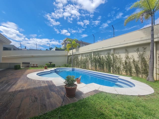 Casa com 700m² 4 quartos e 7 banheiros, à venda, no bairro Tamboré em Santana de Parnaíba