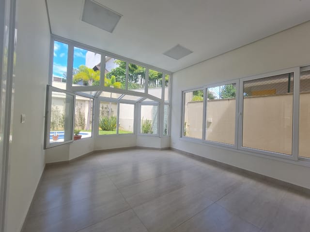 Casa com 700m² 4 quartos e 7 banheiros, à venda, no bairro Tamboré em Santana de Parnaíba